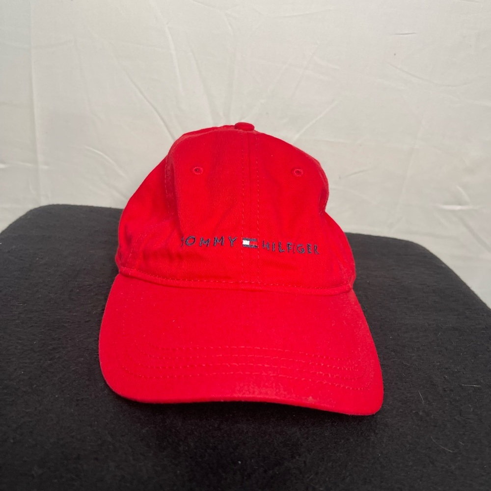 Tommy Hilfiger hat